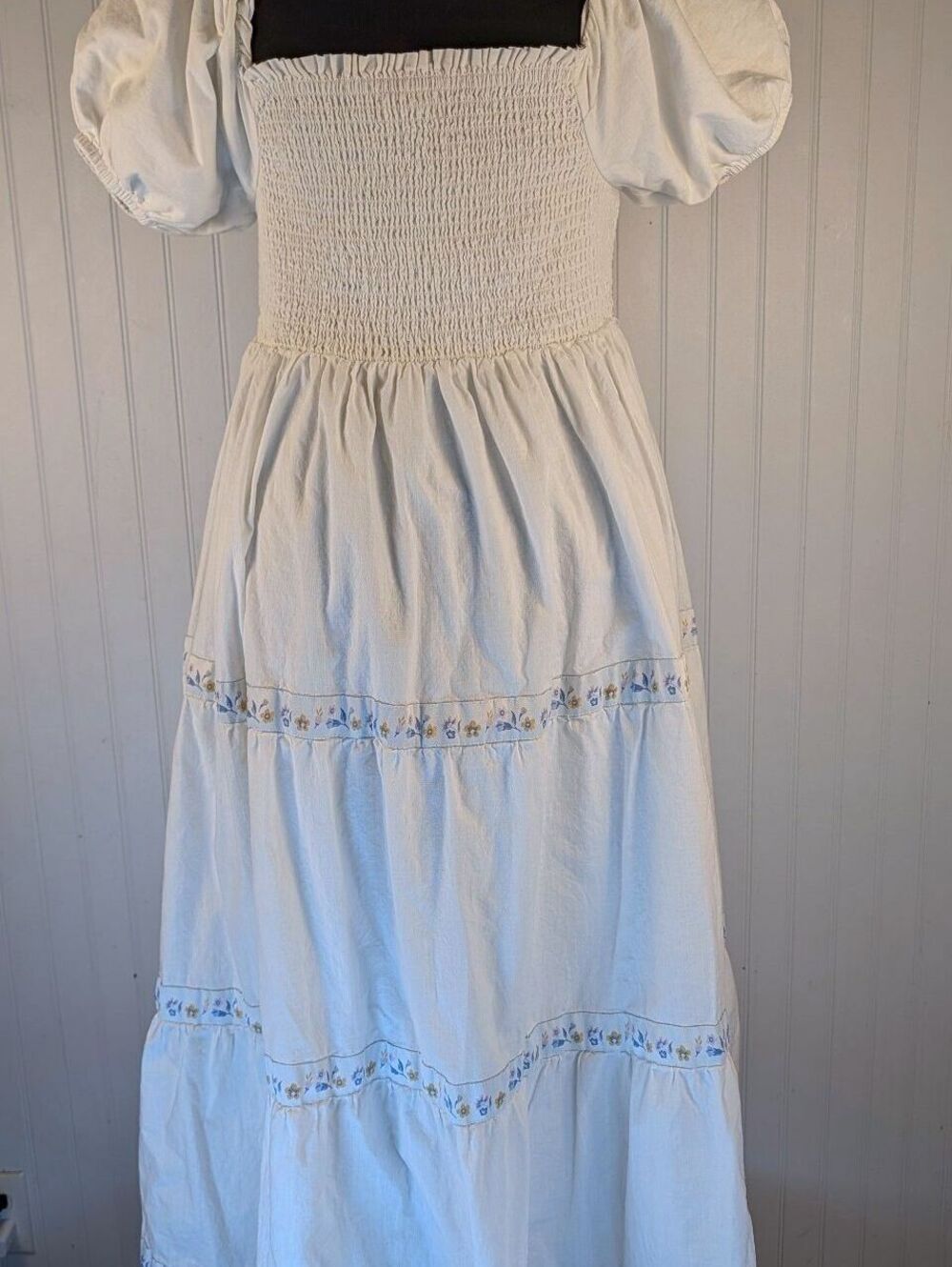 Rachel Zoe White Smocked Puff Sleeve Cottage Midi Dress Floral Embroidery 14 - Picture 3 of 9